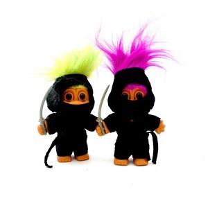 2 Ninja‎ Trolls Dolls Green Pink Hair Black Outfits Swords Jumping Rope Figures